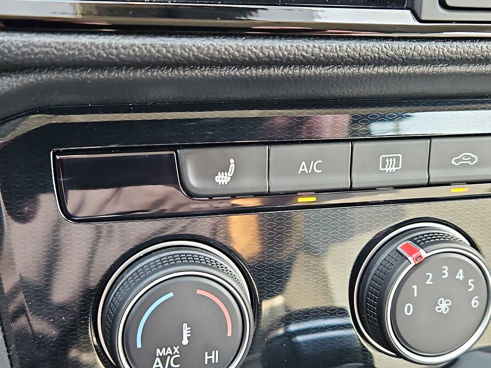 Used 2025 Volkswagen Taos S AWD/4WD image 18