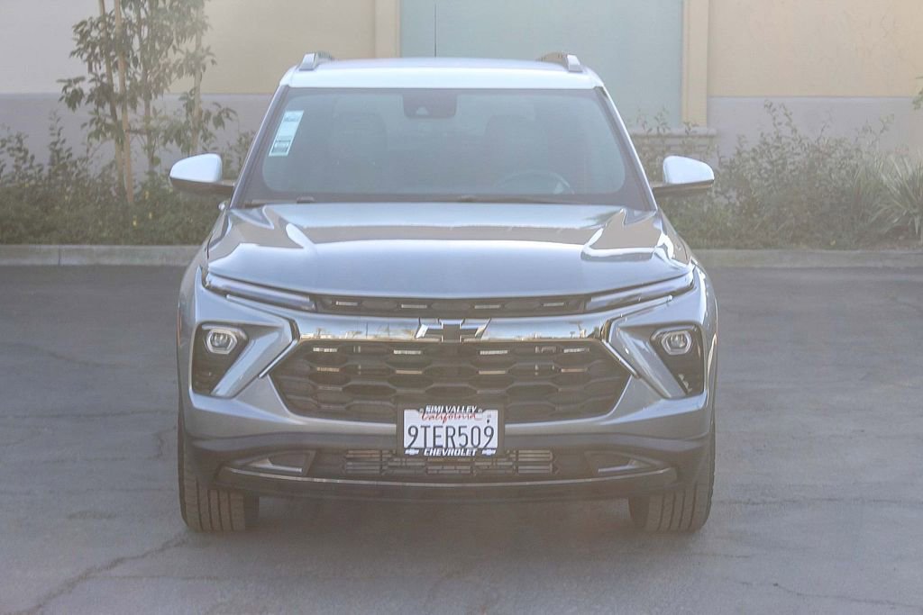Used 2025 Chevrolet TrailBlazer ACTIV w/ Driver Confidence Package image 2