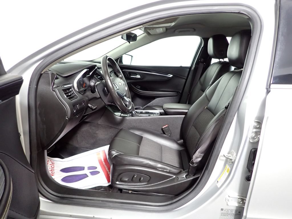 Used 2016 Chevrolet Impala LT FWD image 17