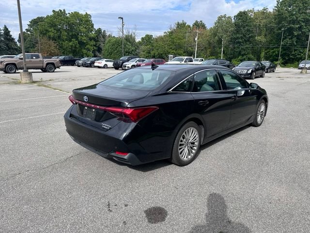 Used 2021 Toyota Avalon Limited w/ Advanced Safety Package FWD image 3