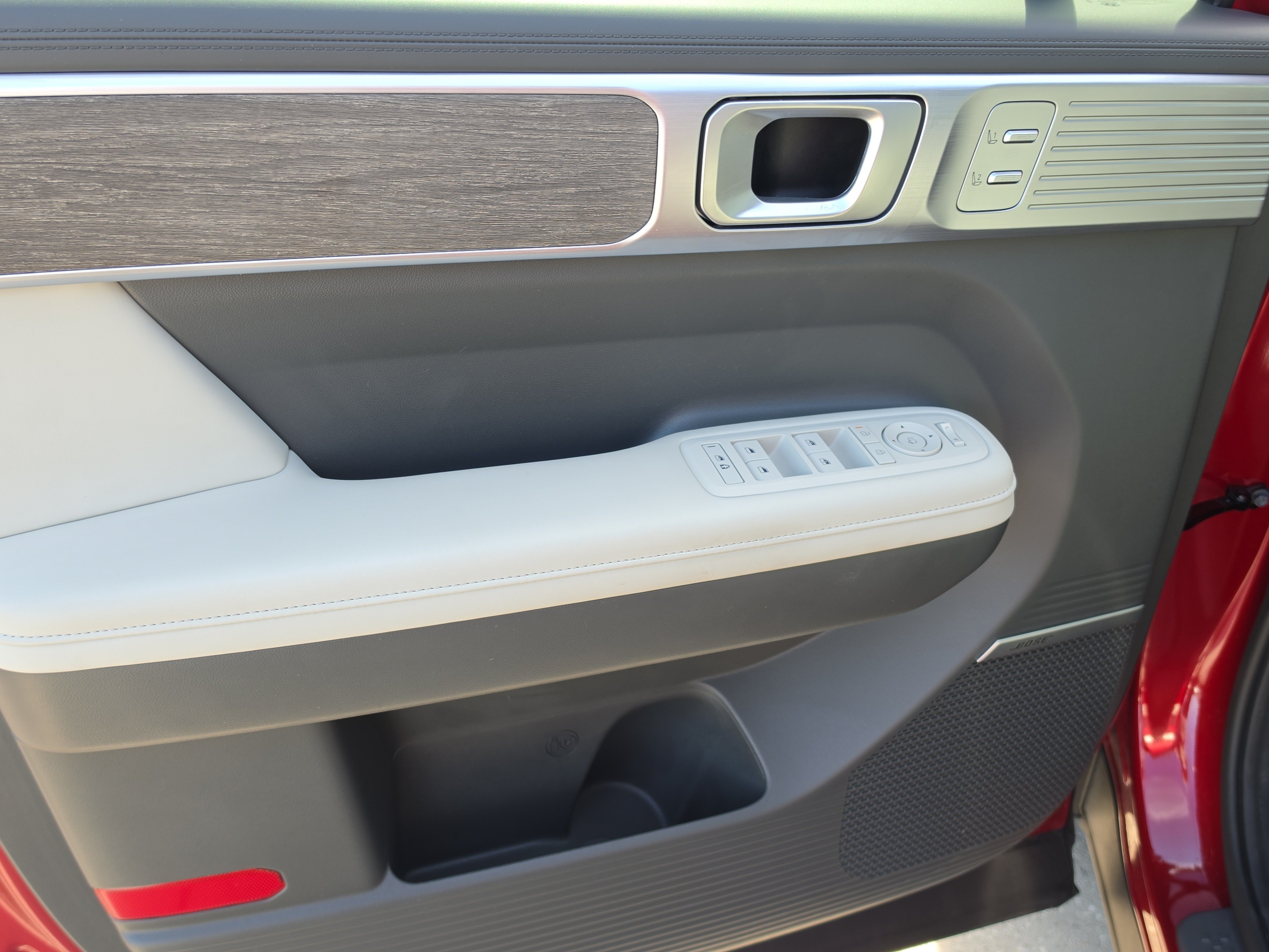 Used 2025 Hyundai Santa Fe Limited FWD image 19