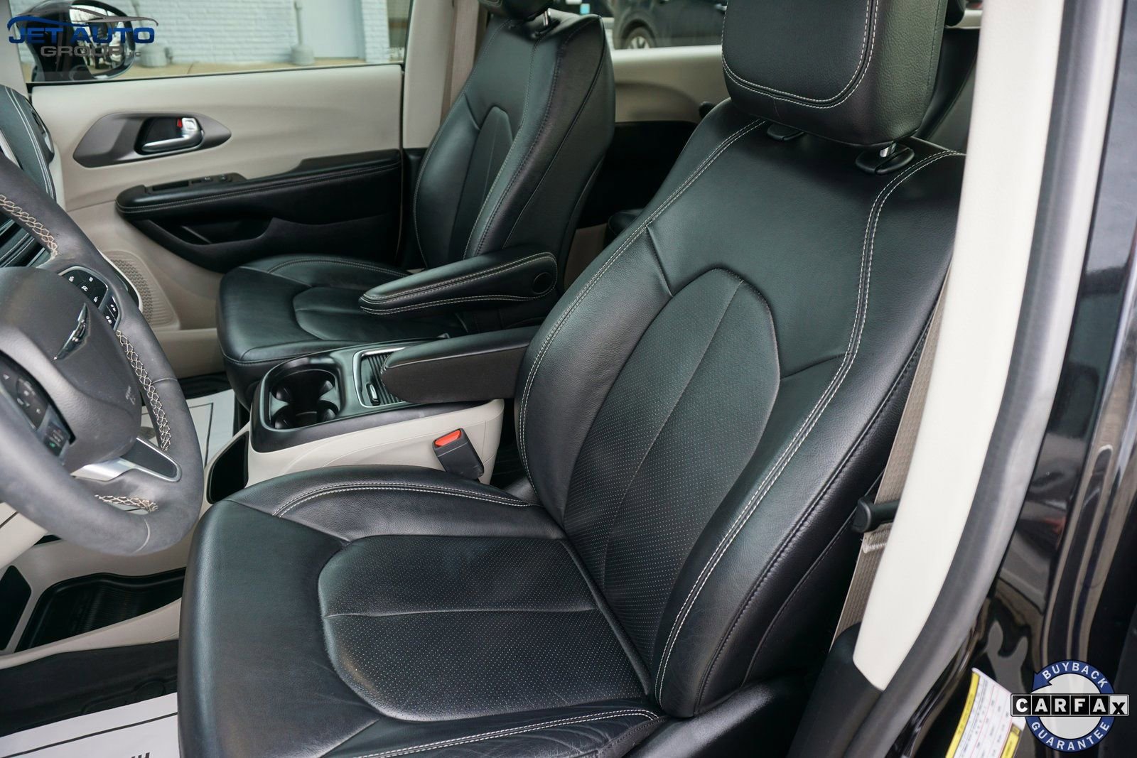 Used 2022 Chrysler Pacifica Touring-L image 31