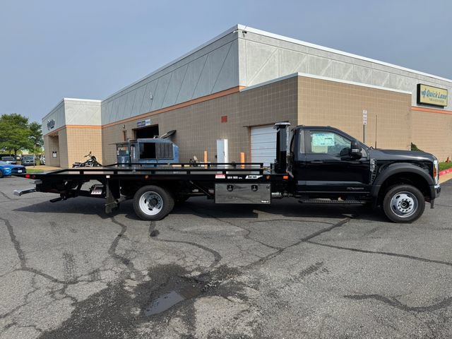 New 2026 Ford F550 4x4 Regular Cab Super Duty w/ XLT Value Package image 3