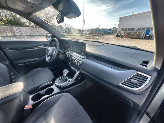 Used 2023 Kia Seltos S image 28