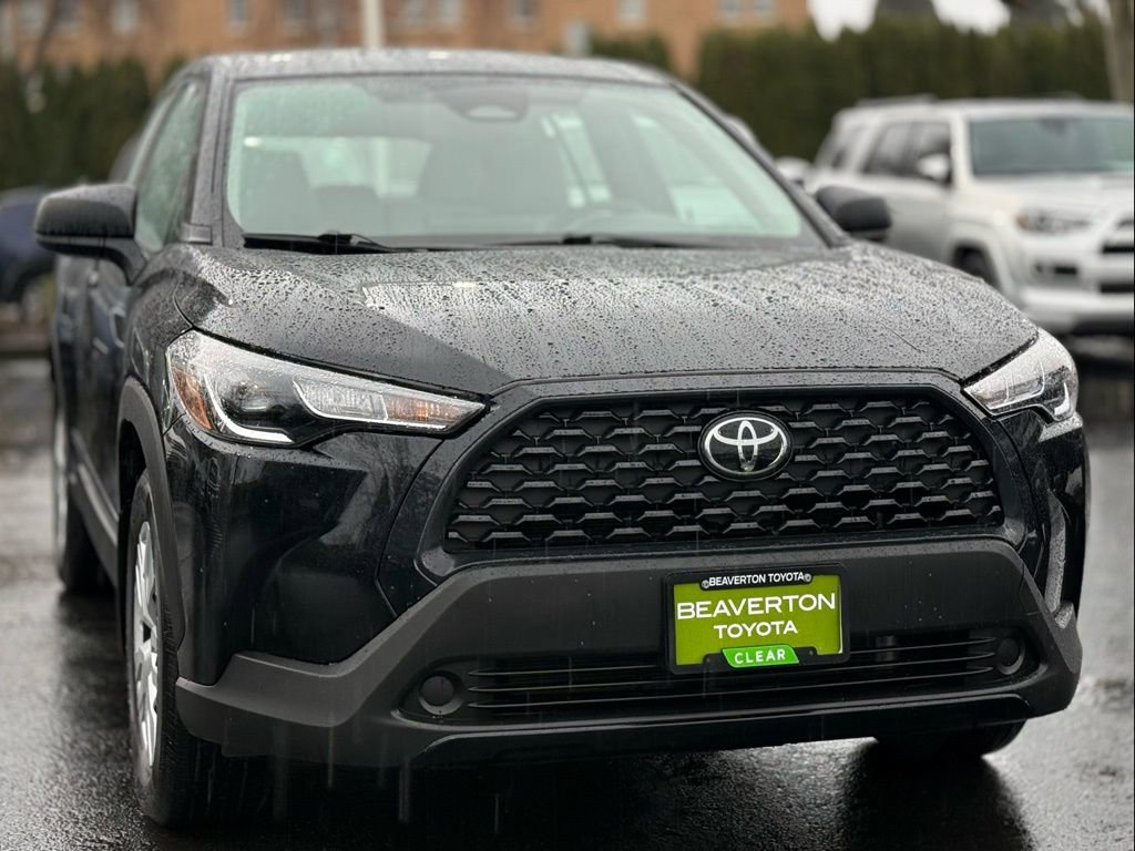 Used 2023 Toyota Corolla Cross L image 6