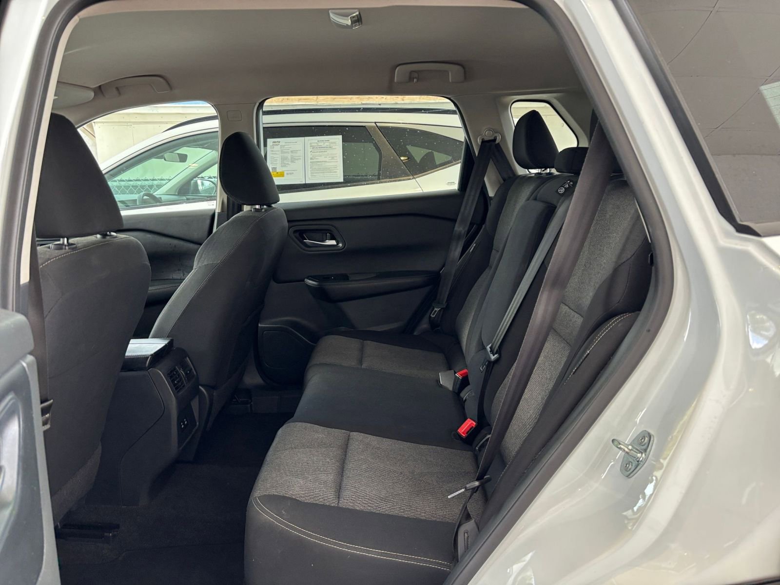 Used 2025 Nissan Rogue SV FWD image 28
