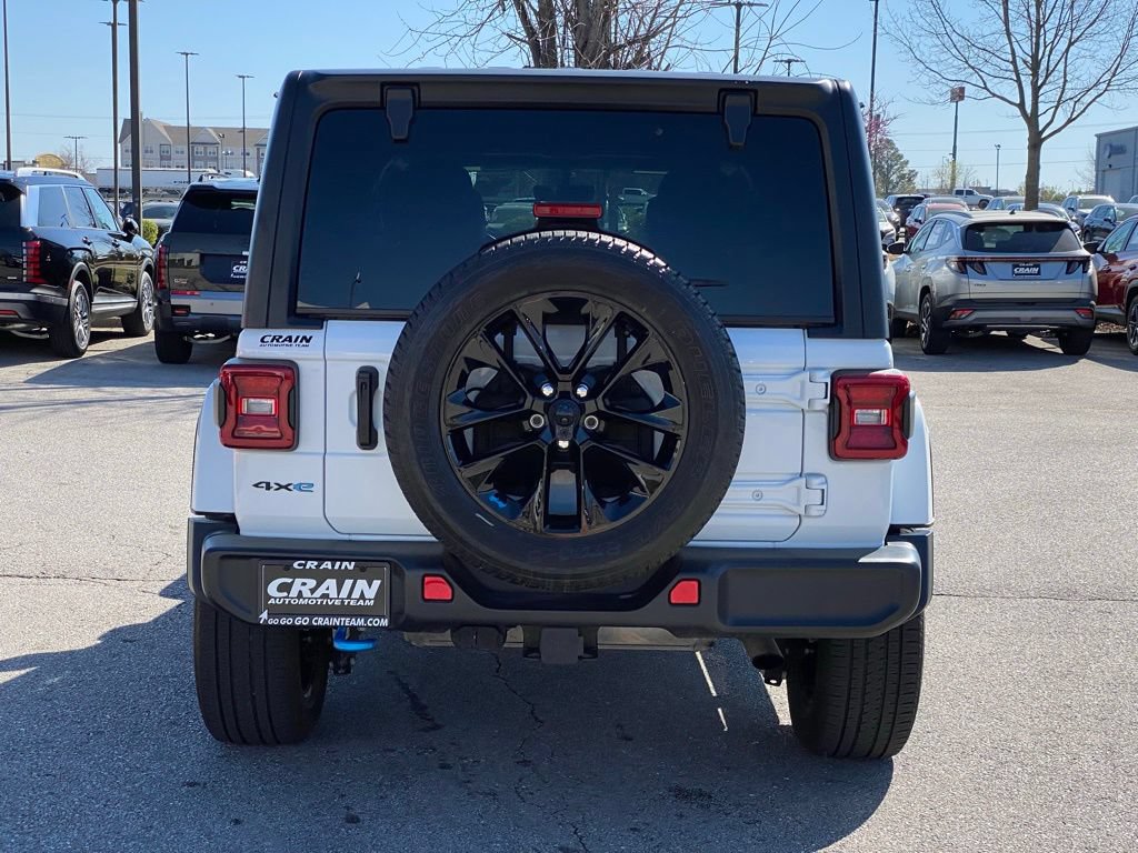 Used 2023 Jeep Wrangler Unlimited Sahara w/ Cold Weather Group AWD/4WD image 6