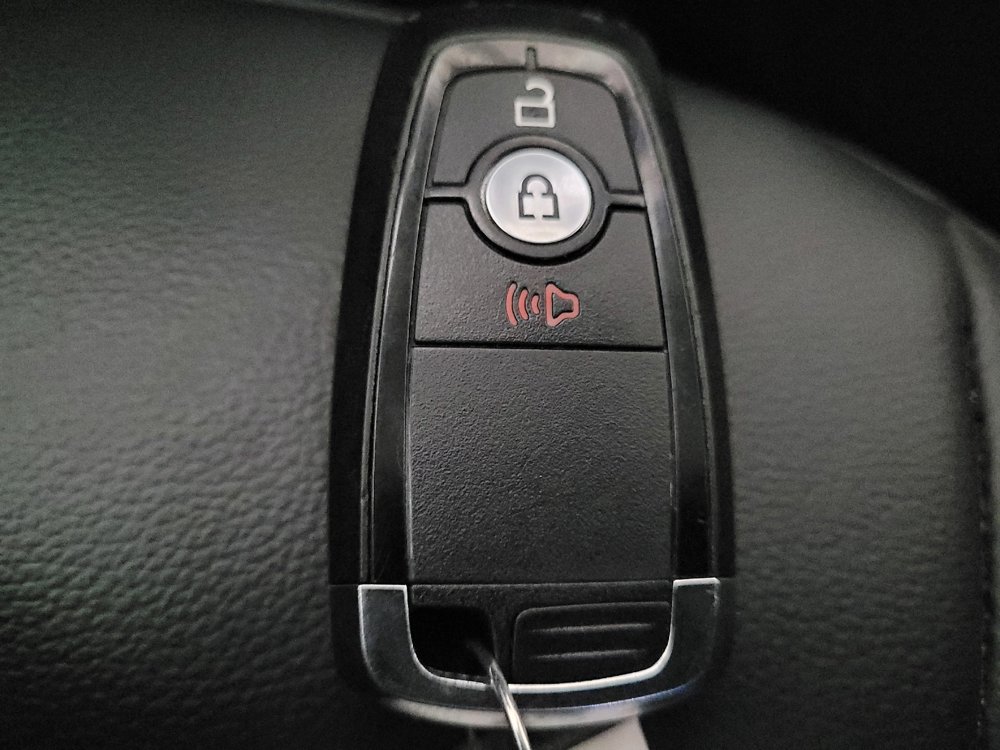 Used 2024 Ford Edge SEL image 32