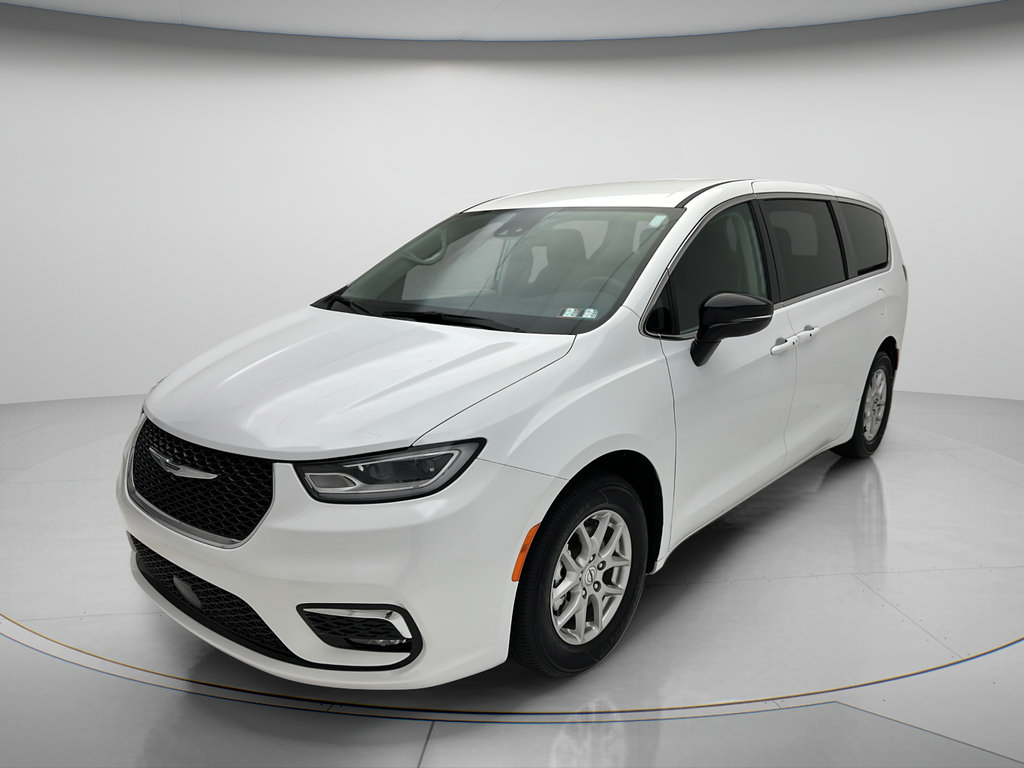 Used 2024 Chrysler Pacifica Touring-L FWD image 3