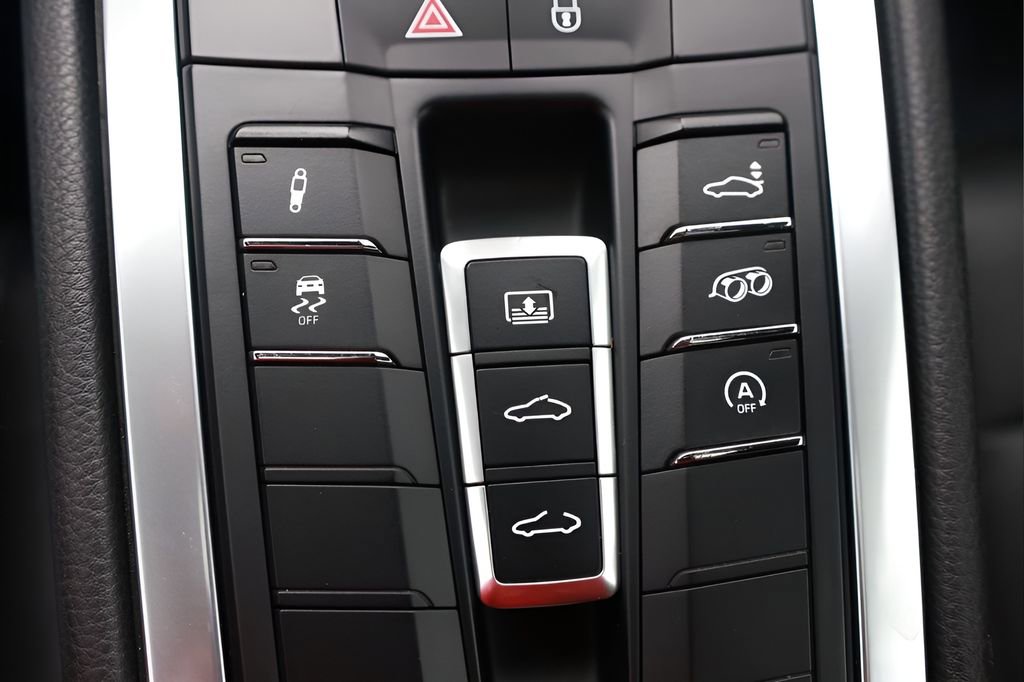 Used 2017 Porsche 911 Carrera S image 40