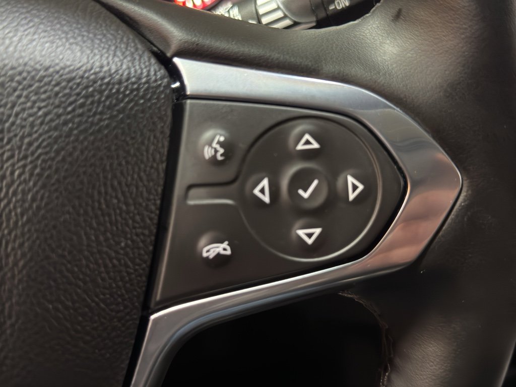 Used 2023 Chevrolet Traverse Premier image 28