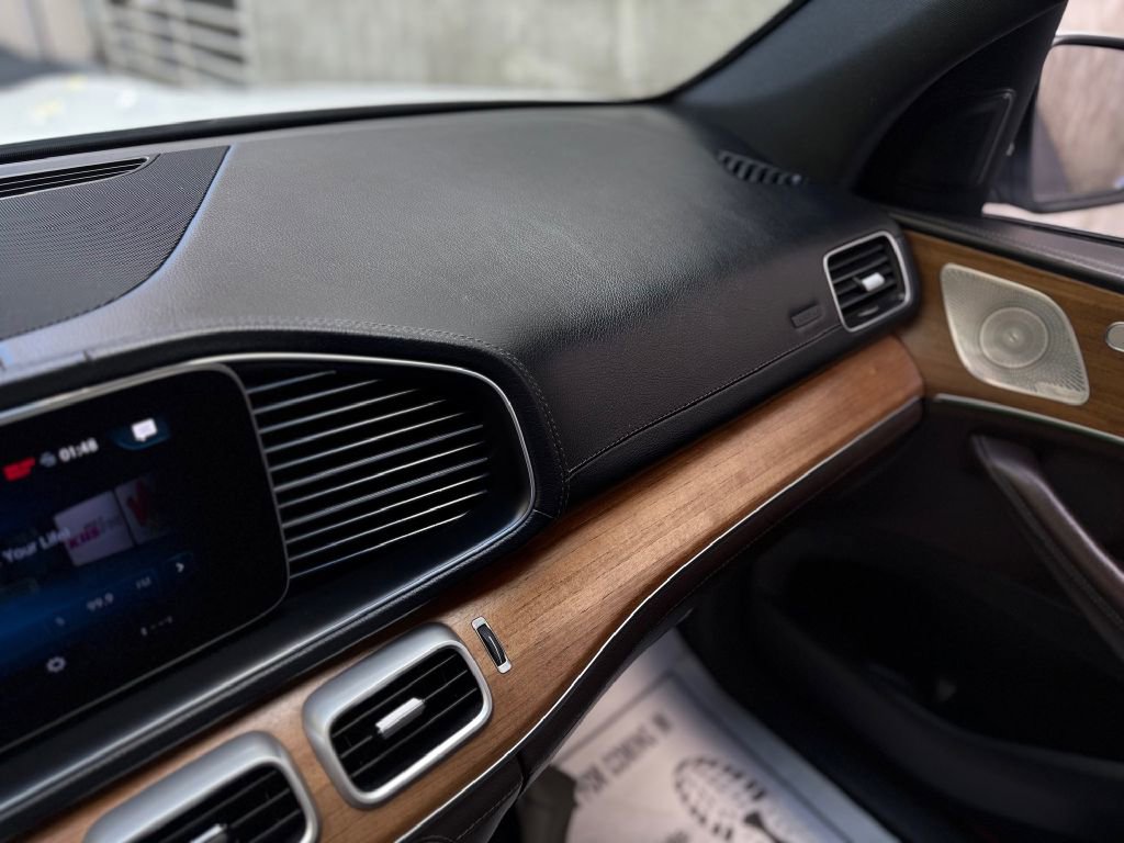 Used 2021 Mercedes-Benz GLS 450 4MATIC image 34