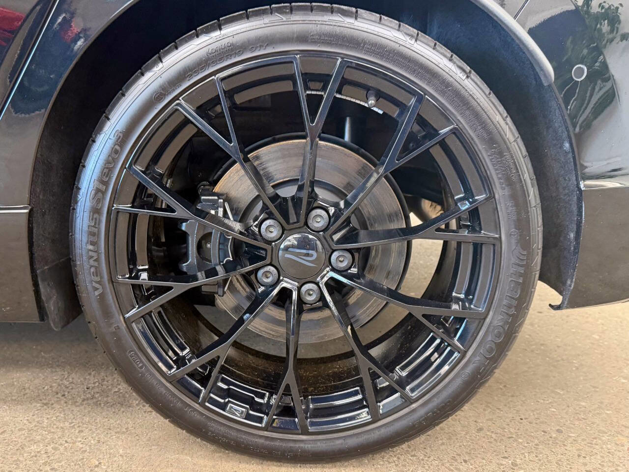 Used 2025 Volkswagen Golf R Black Edition image 12