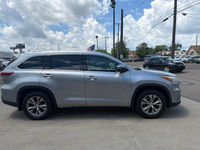 Used 2015 Toyota Highlander XLE AWD/4WD image 8
