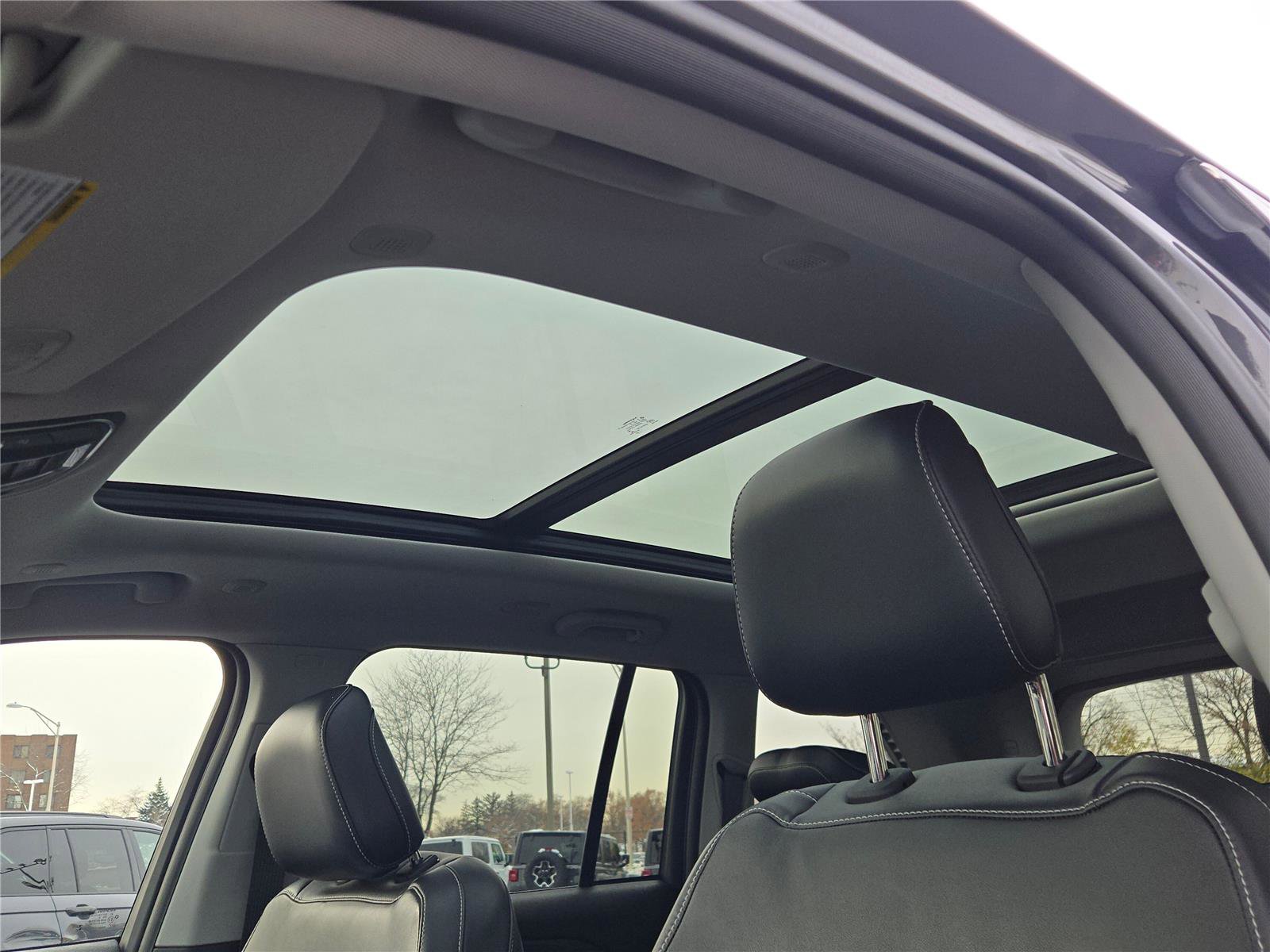 Certified 2022 Jeep Grand Cherokee Limited image 32