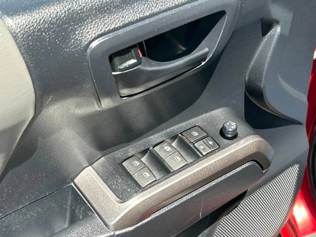Used 2019 Toyota Tacoma SR5 AWD/4WD image 22