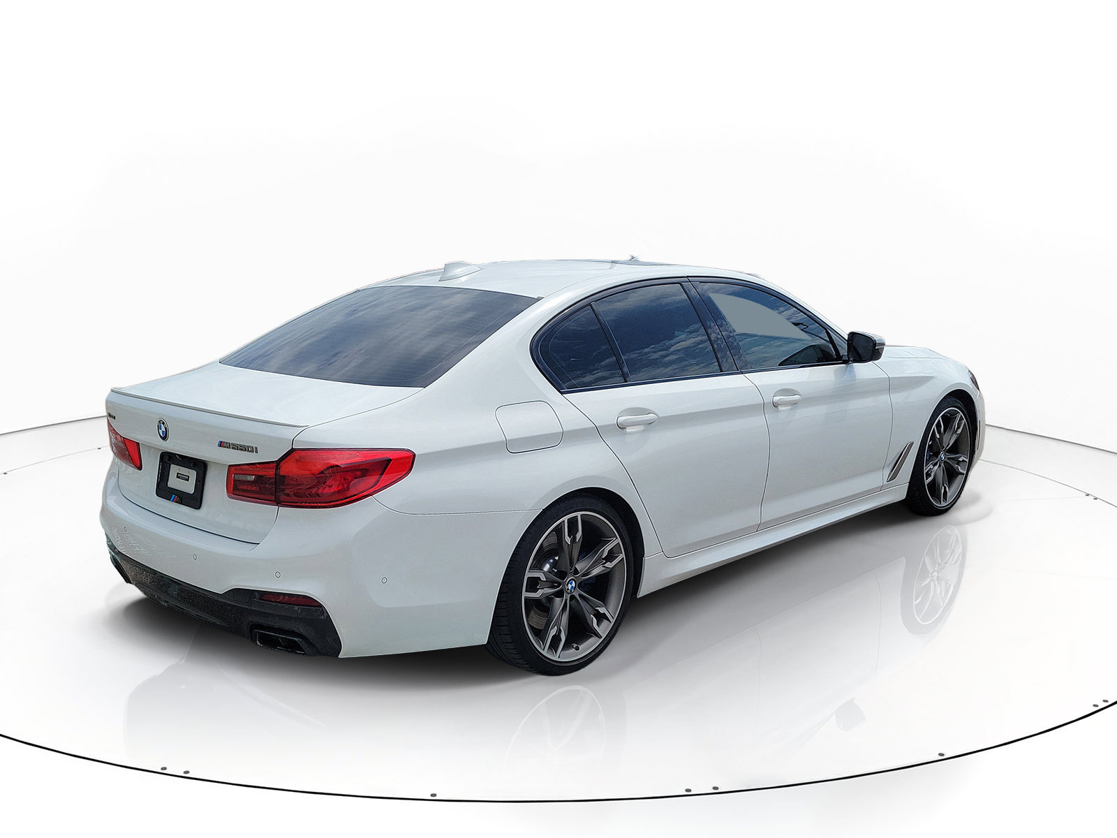 Used 2020 BMW M550i xDrive w/ Executive Package AWD/4WD image 3