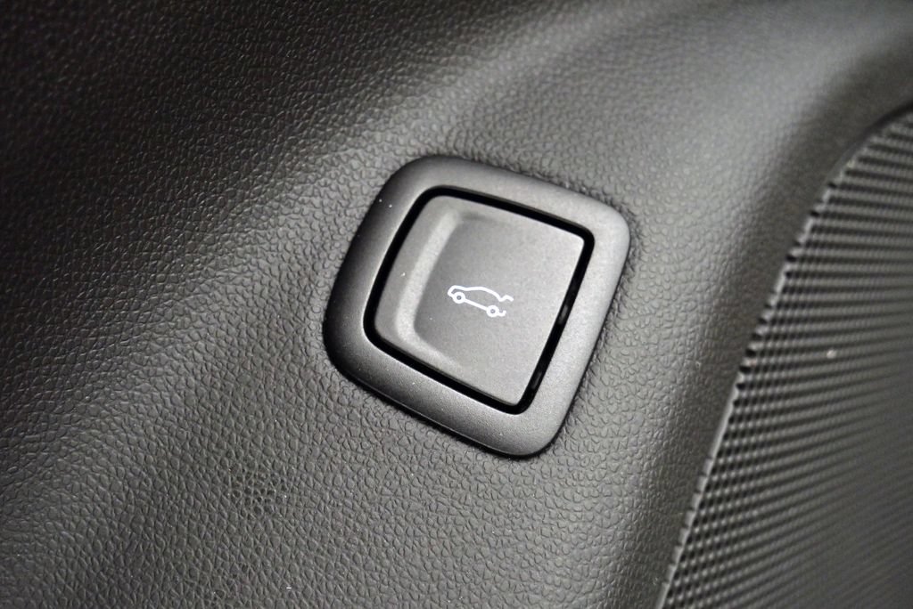Used 2023 Cadillac CT5 V w/ Platinum Package AWD/4WD image 16