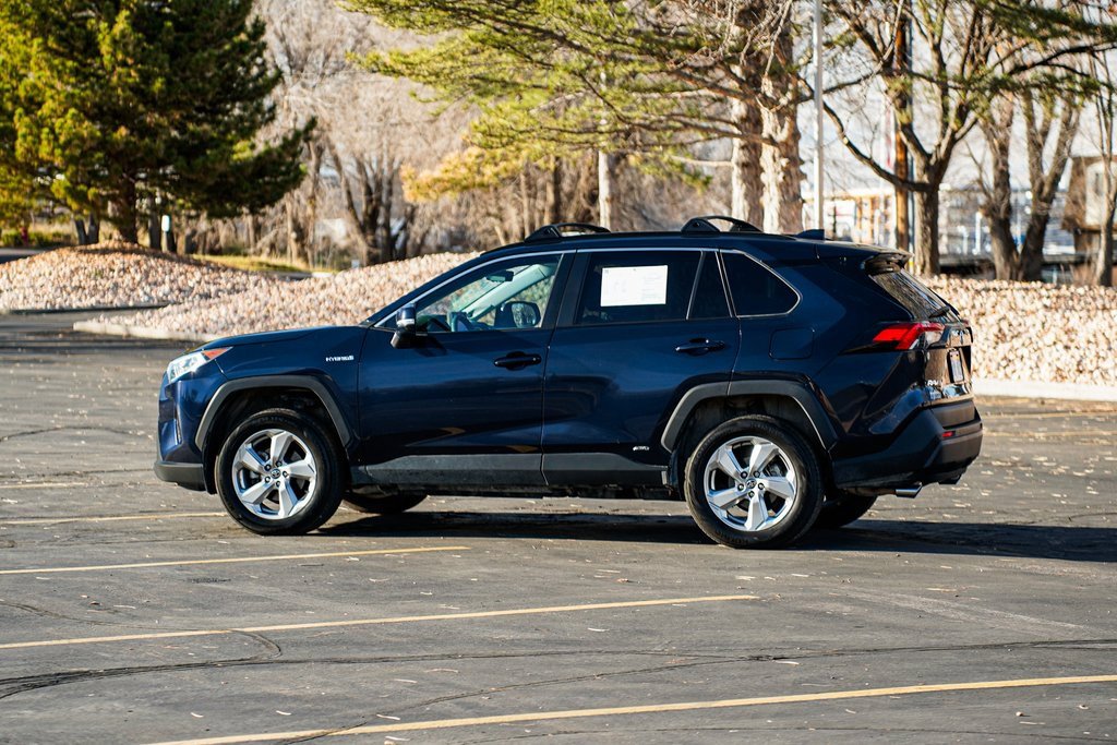 Used 2021 Toyota RAV4 XLE Premium image 7