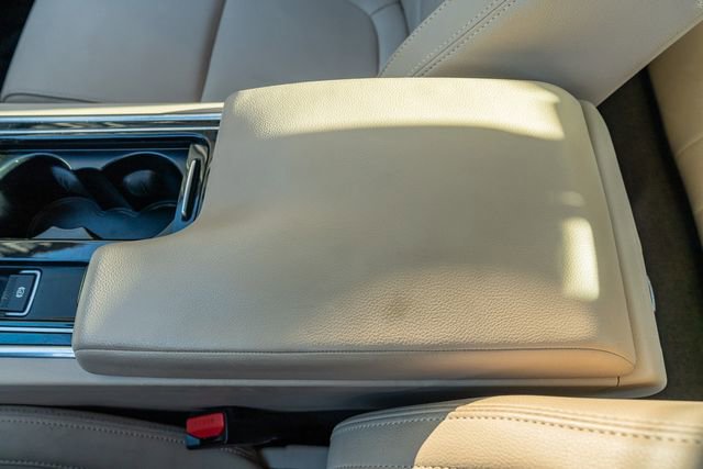 Used 2016 Jaguar XF Premium image 33