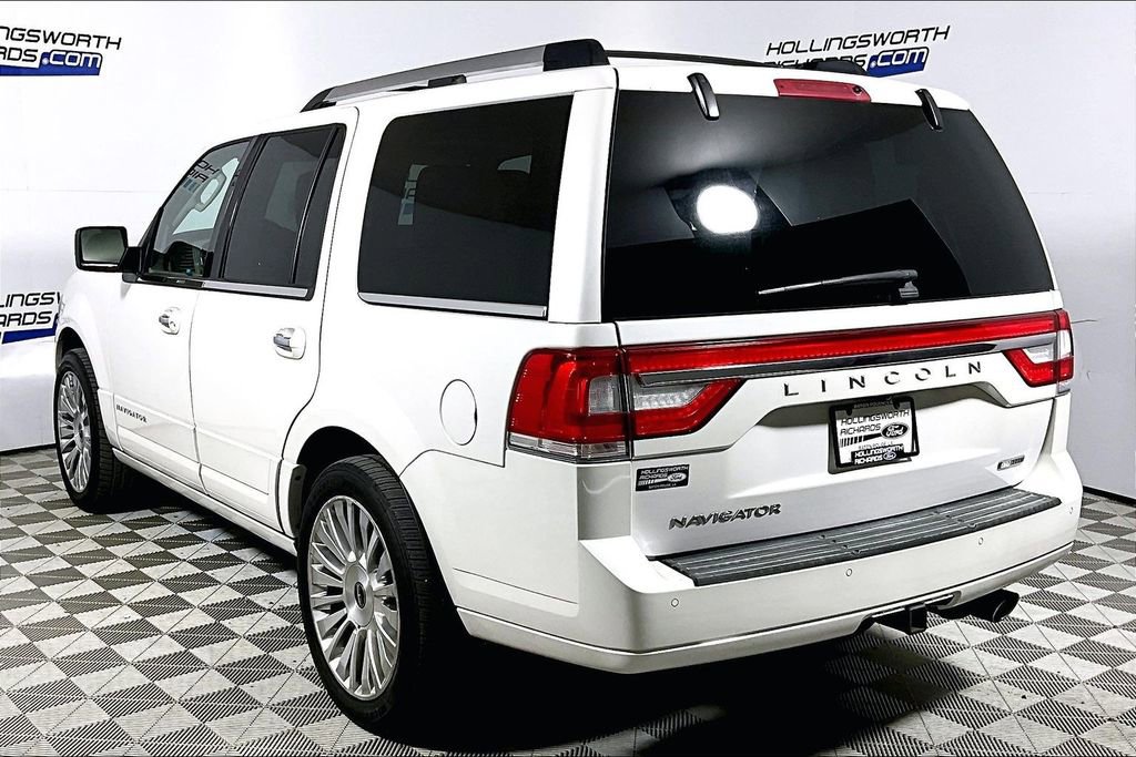 Used 2016 Lincoln Navigator Select image 8