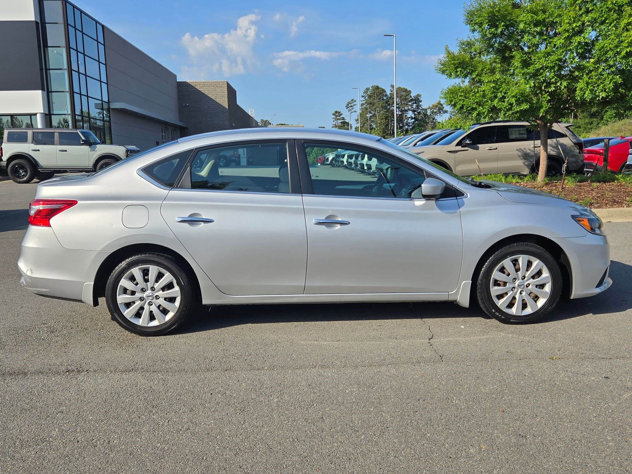 Used 2017 Nissan Sentra S FWD image 8