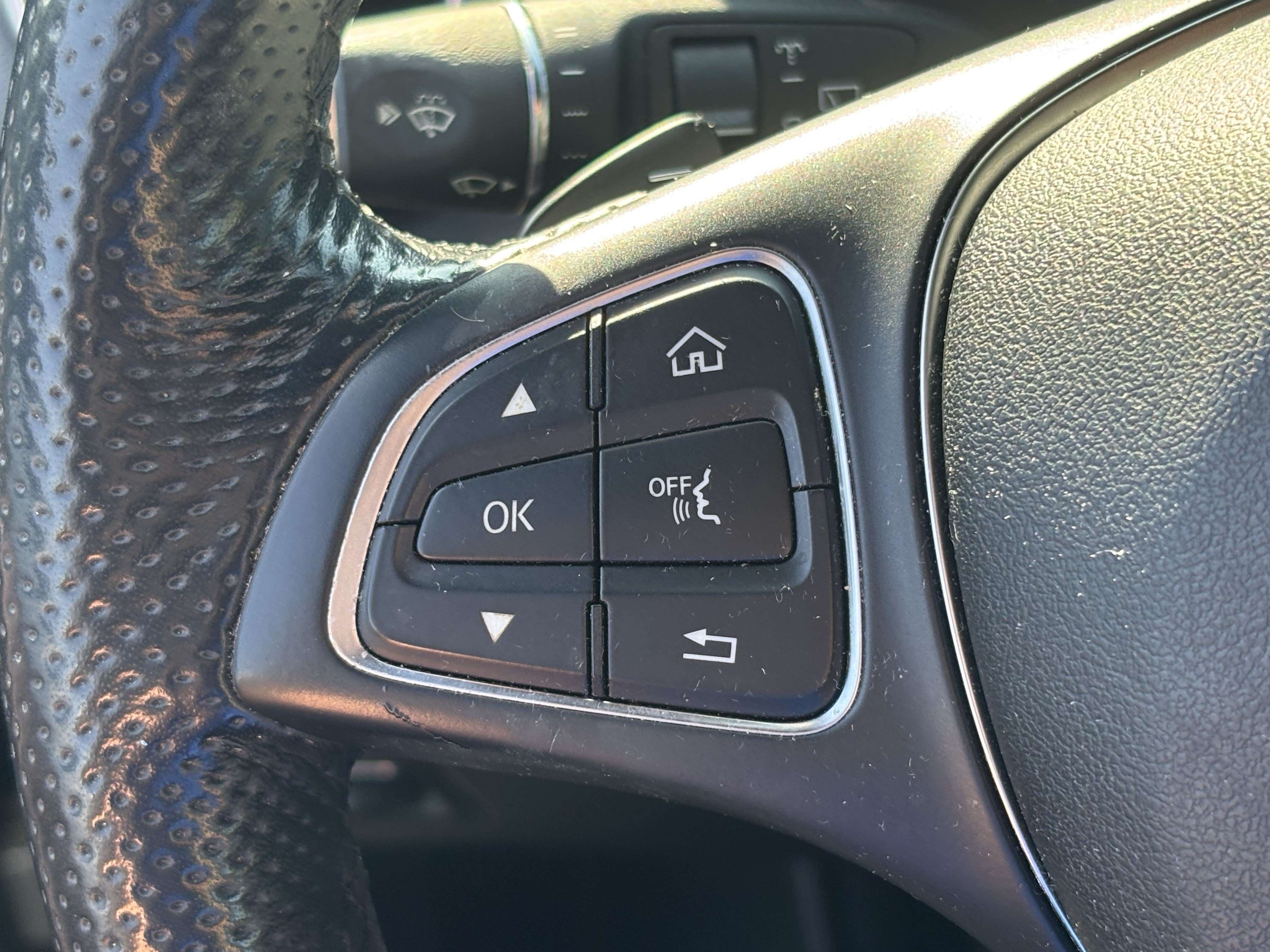 Used 2018 Mercedes-Benz GLC 300 4MATIC image 19