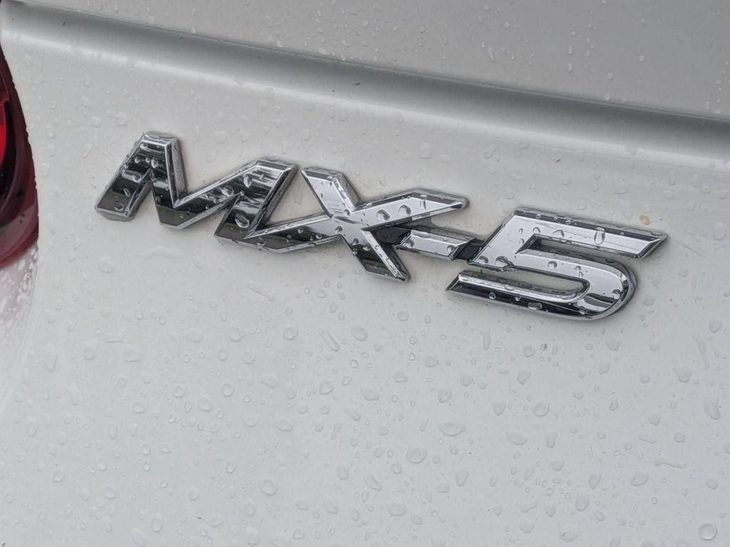 Used 2018 MAZDA MX-5 Miata RF Club w/ Brembo/BBS Package RWD image 10