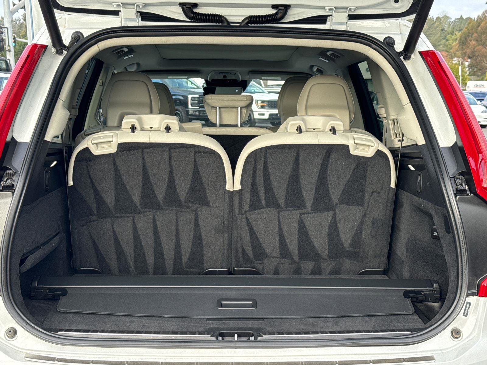 Used 2019 Volvo XC90 T6 Momentum w/ Advanced Package image 9