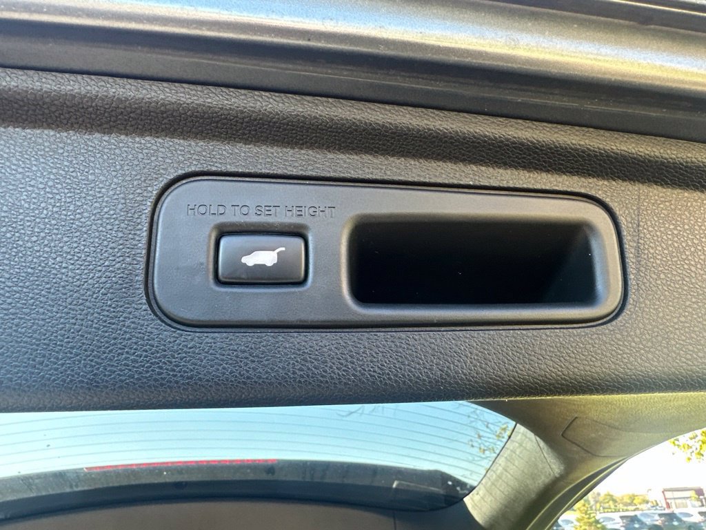 Used 2018 Honda Odyssey Elite image 12