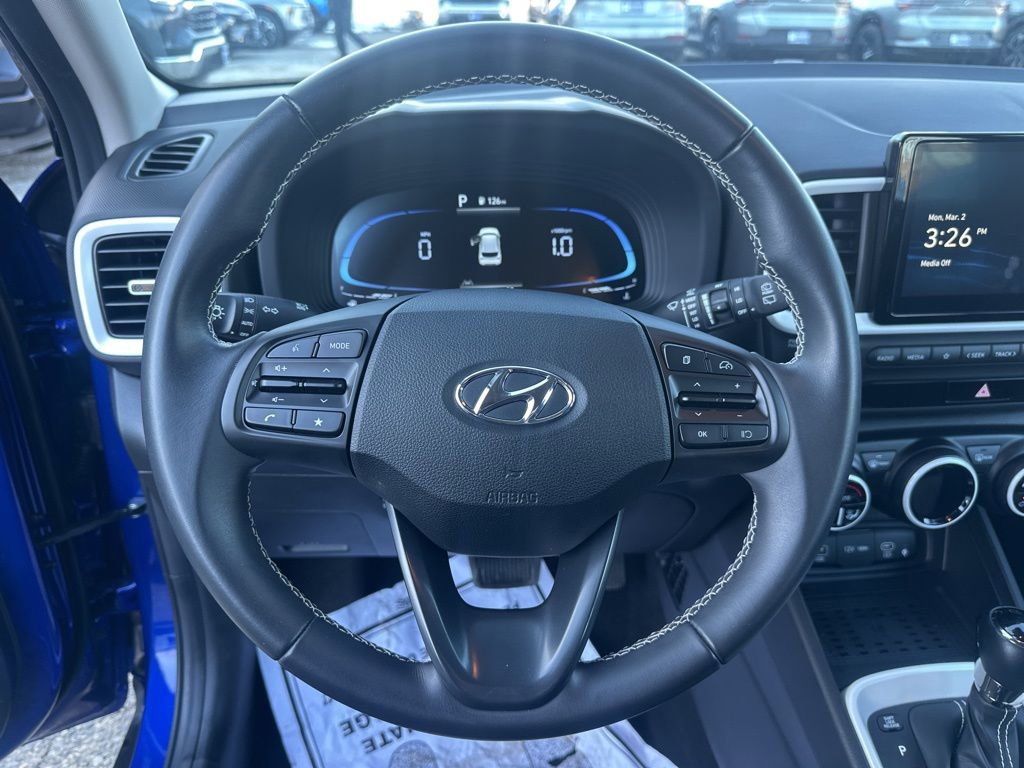 Used 2025 Hyundai Venue Limited image 12