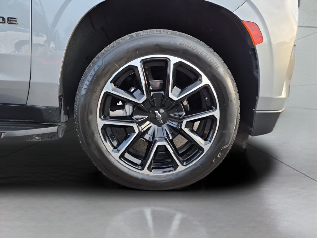 Used 2023 Chevrolet Tahoe RST w/ Luxury Package RWD image 13