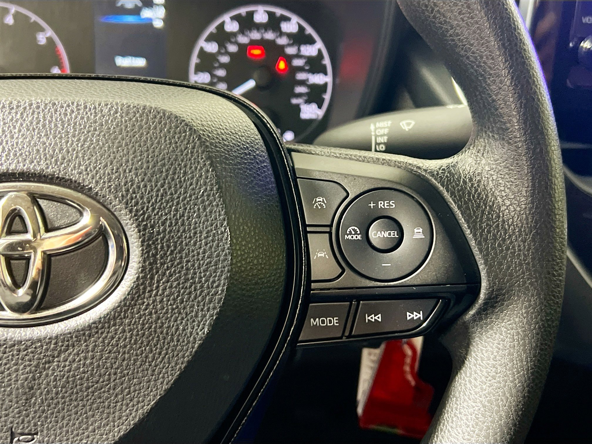 Used 2025 Toyota Corolla LE image 19