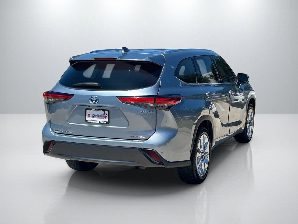 Used 2021 Toyota Highlander Limited FWD image 5