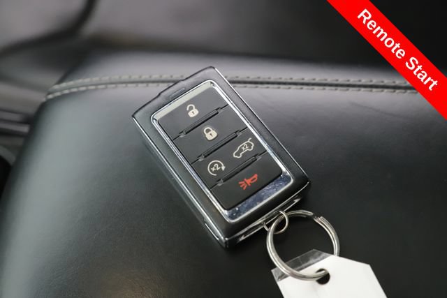 Used 2022 Jeep Grand Cherokee Overland AWD/4WD image 3
