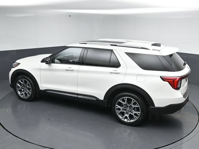 Certified 2025 Ford Explorer Platinum w/ Ultimate Package AWD/4WD image 52