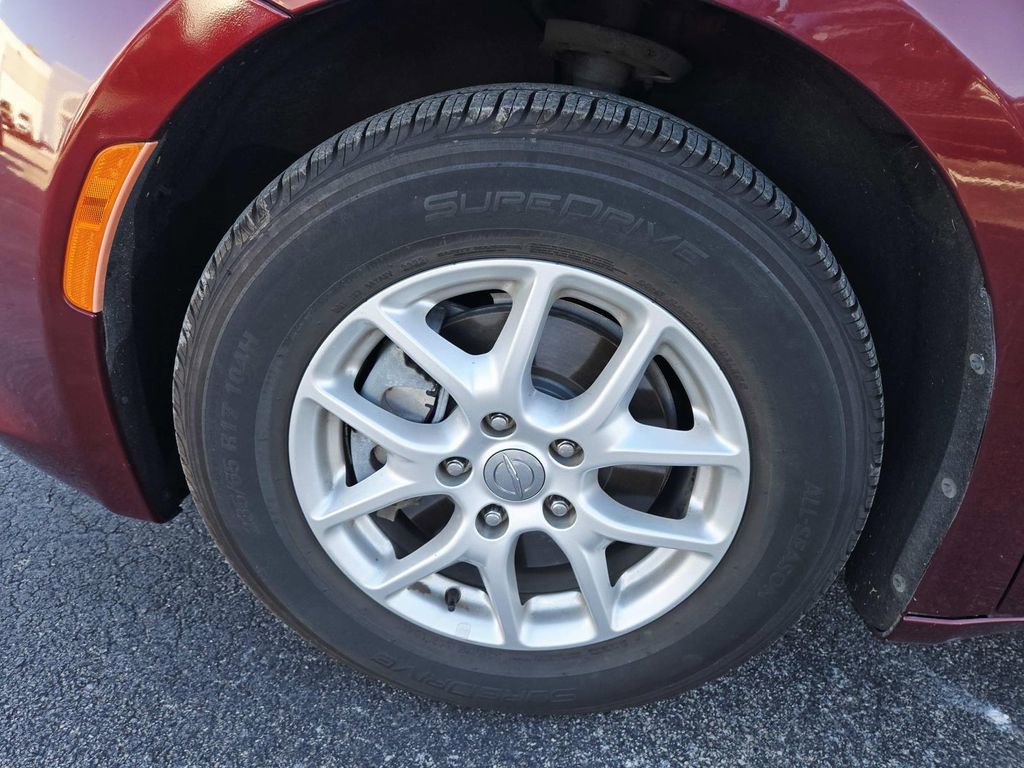 Used 2020 Chrysler Pacifica Touring-L image 19