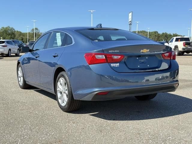 Used 2025 Chevrolet Malibu LT FWD image 6