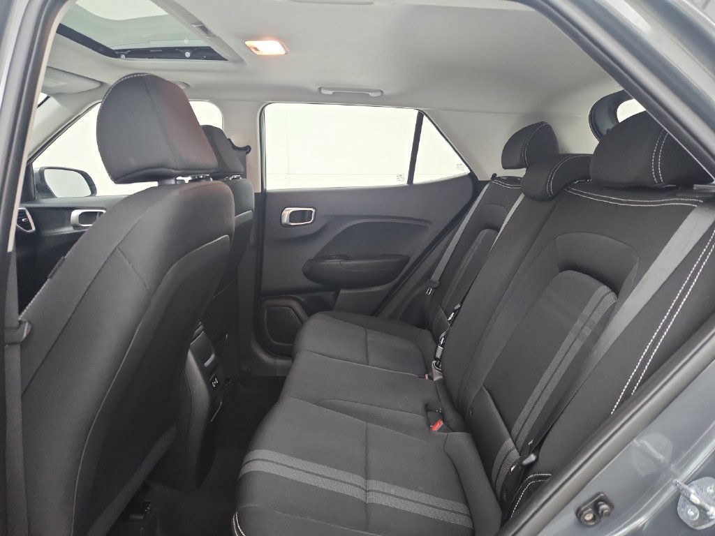 Used 2025 Hyundai Venue SEL FWD image 34