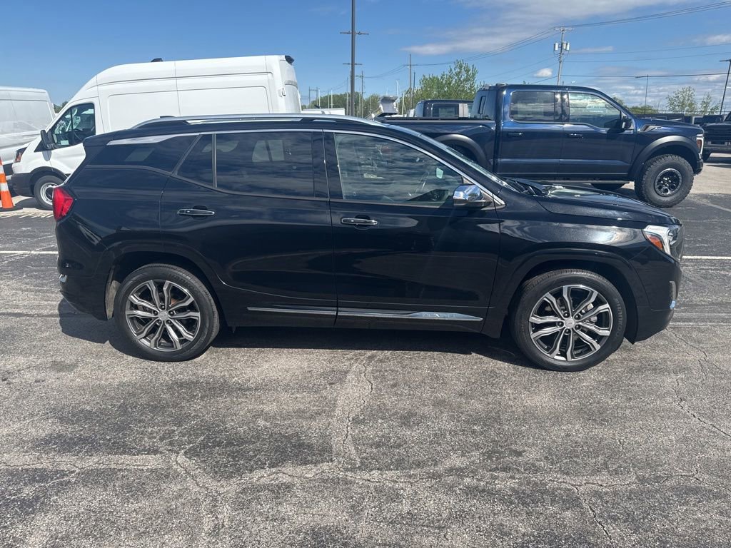 Used 2019 GMC Terrain Denali FWD image 2