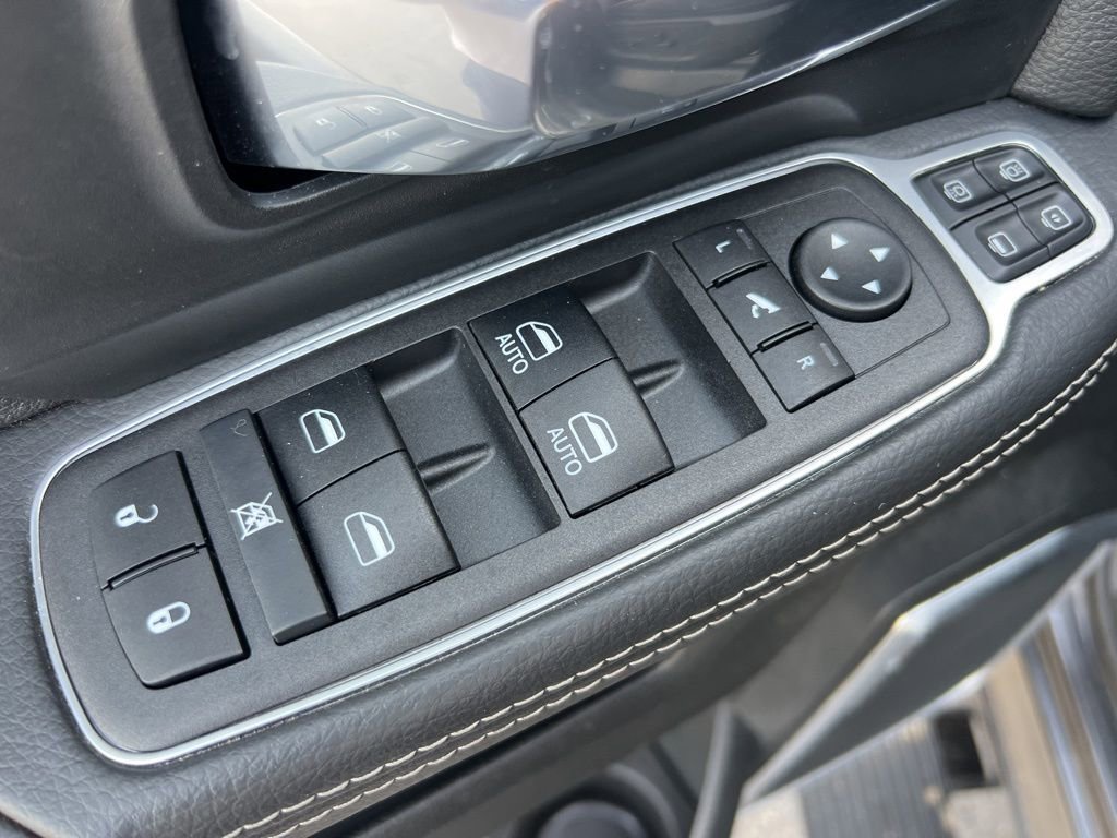 Used 2024 RAM 3500 Laramie w/ Night Edition image 11