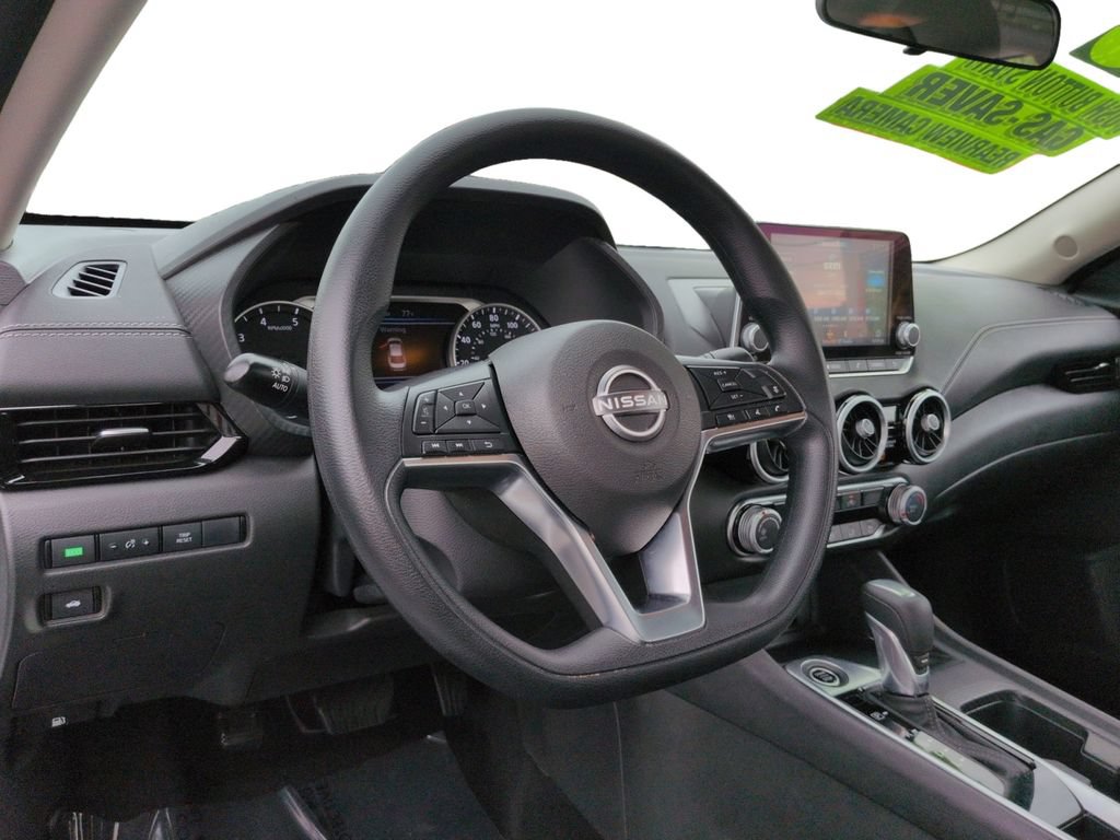Used 2025 Nissan Sentra SV FWD image 13