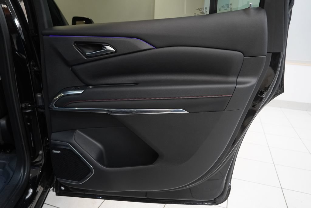 Used 2025 Chevrolet Traverse RS w/ LPO, Floor Liner Package AWD/4WD image 33