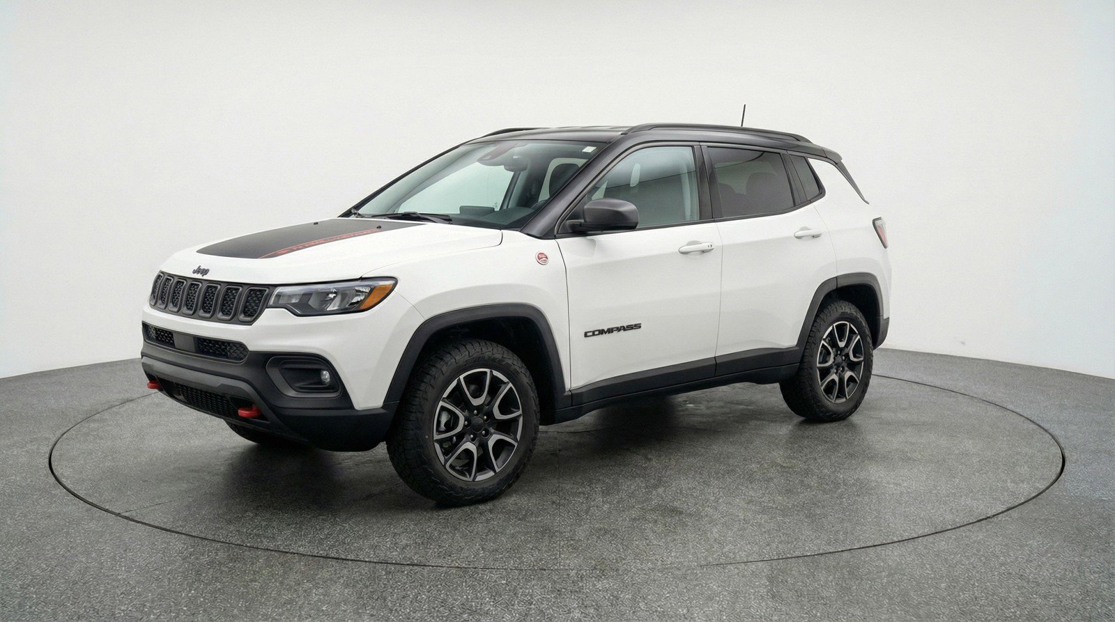 Used 2025 Jeep Compass Trailhawk AWD/4WD image 3
