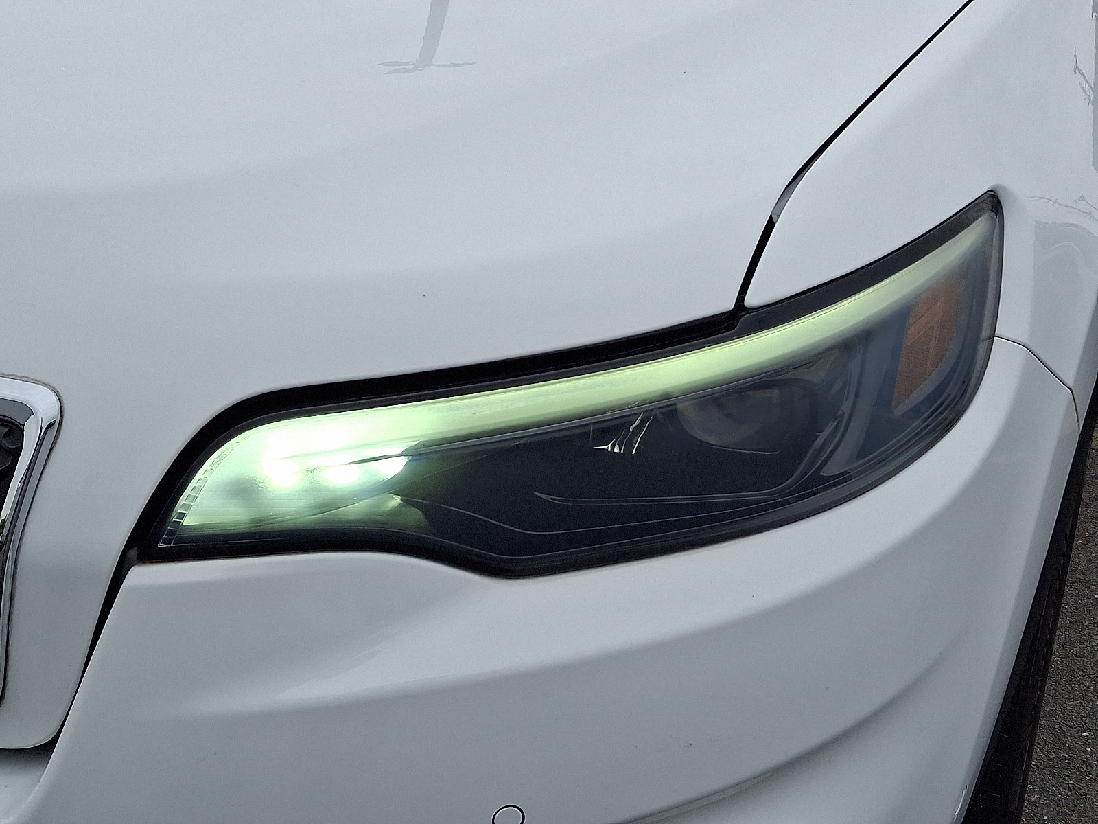 Certified 2019 Jeep Cherokee Limited w/ Technology Group AWD/4WD image 9
