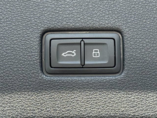 Used 2024 Audi SQ8 Prestige AWD/4WD image 23