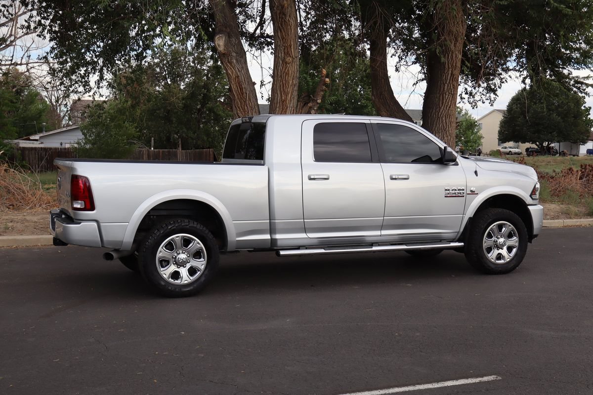 Used 2018 RAM 3500 Laramie w/ Sport Appearance Group AWD/4WD image 4