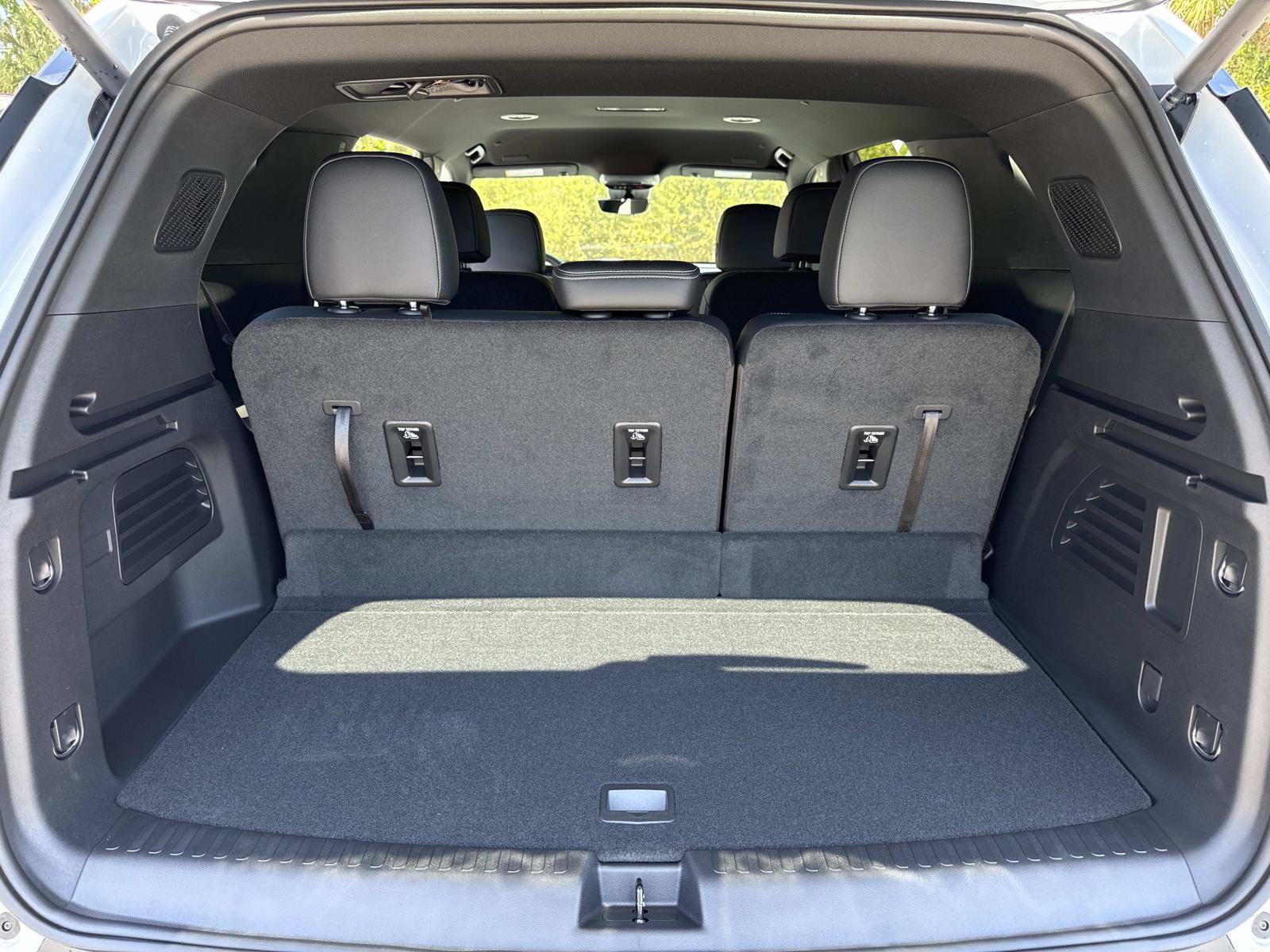 New 2026 Chevrolet Traverse LT w/ Midnight/Sport Edition FWD image 32