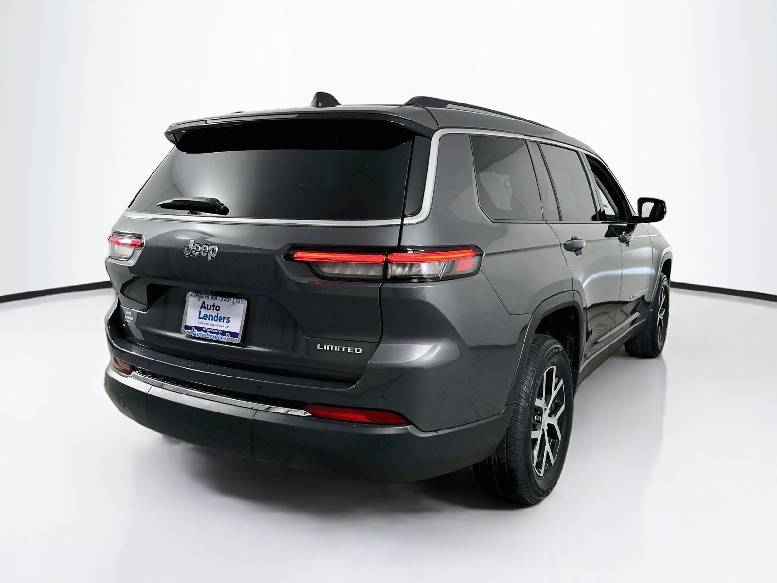 Used 2023 Jeep Grand Cherokee L Limited RWD image 5