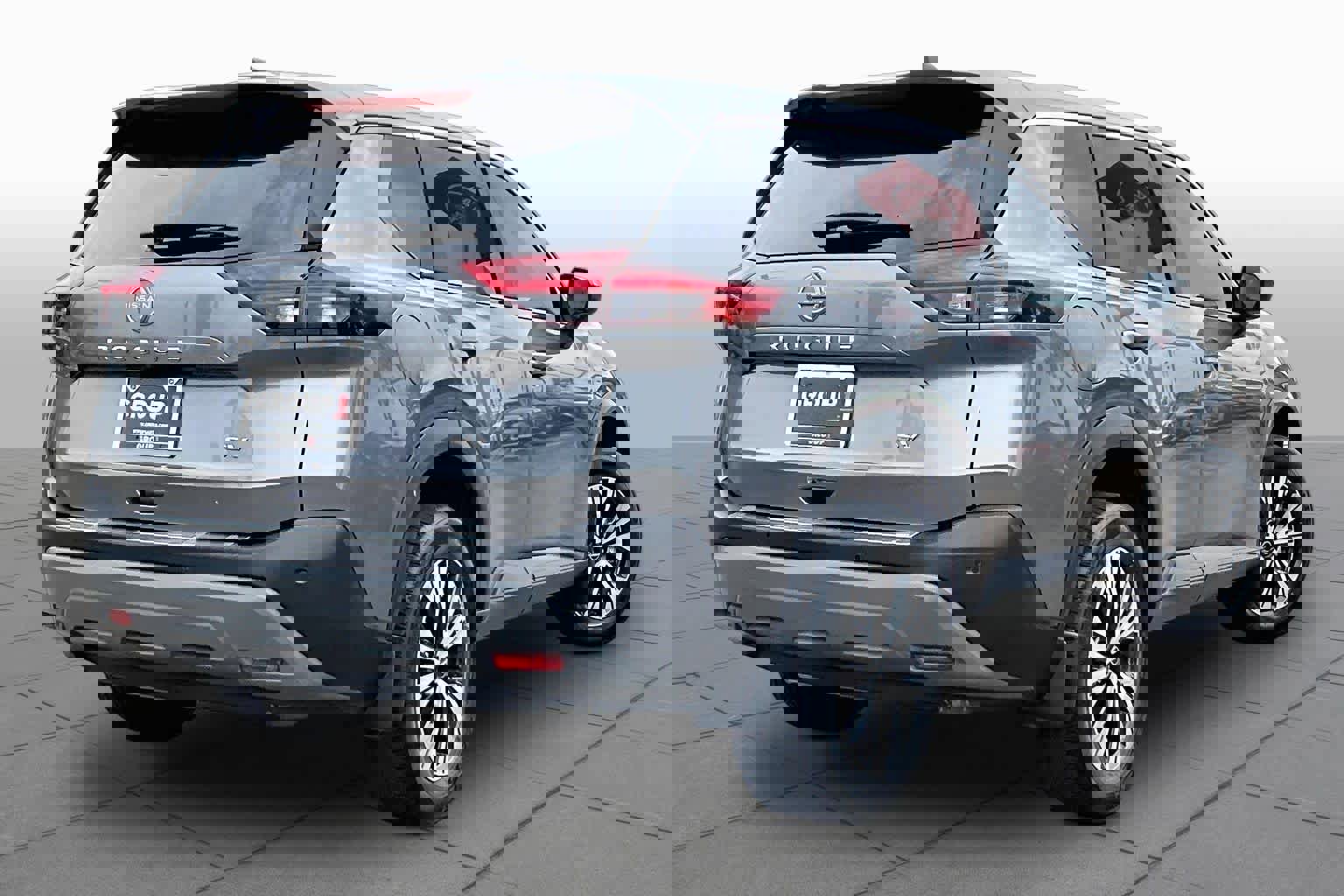 Certified 2023 Nissan Rogue SV FWD image 12